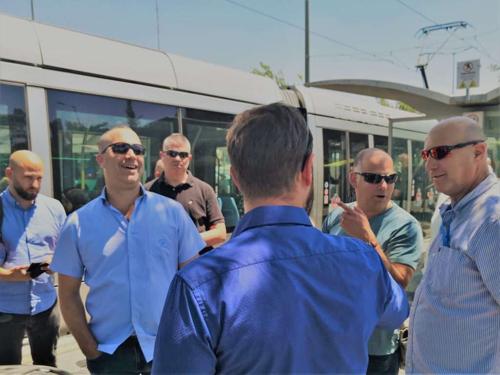 סיור 14 - הרכבת הקלה ירושלים | הגילדה - הבית של מנהלי הביטחון בישראל